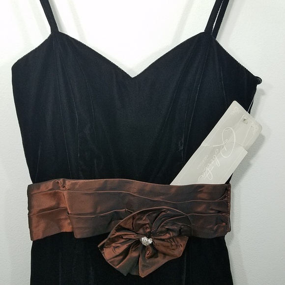 Roberta Velvet Dress Size 5/6 - Picture 2 of 6